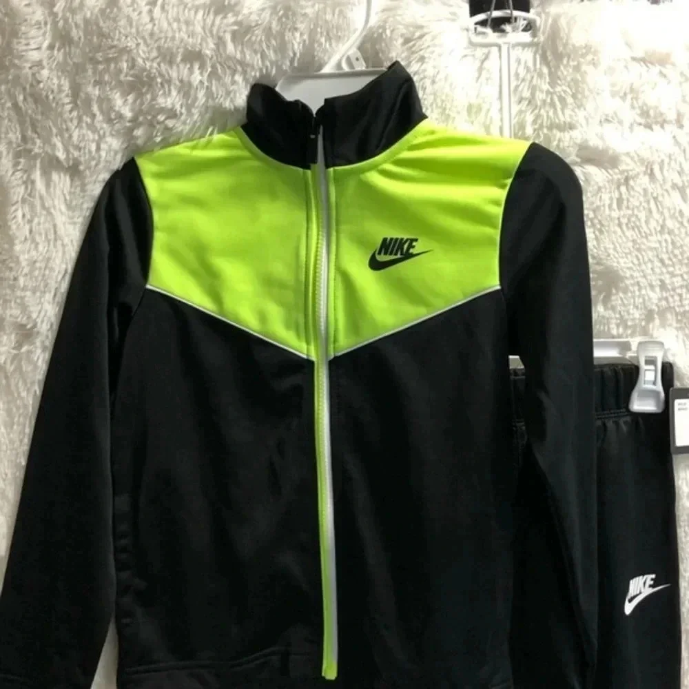 Nike boys joggers set NWT activewear sportswear streetwear